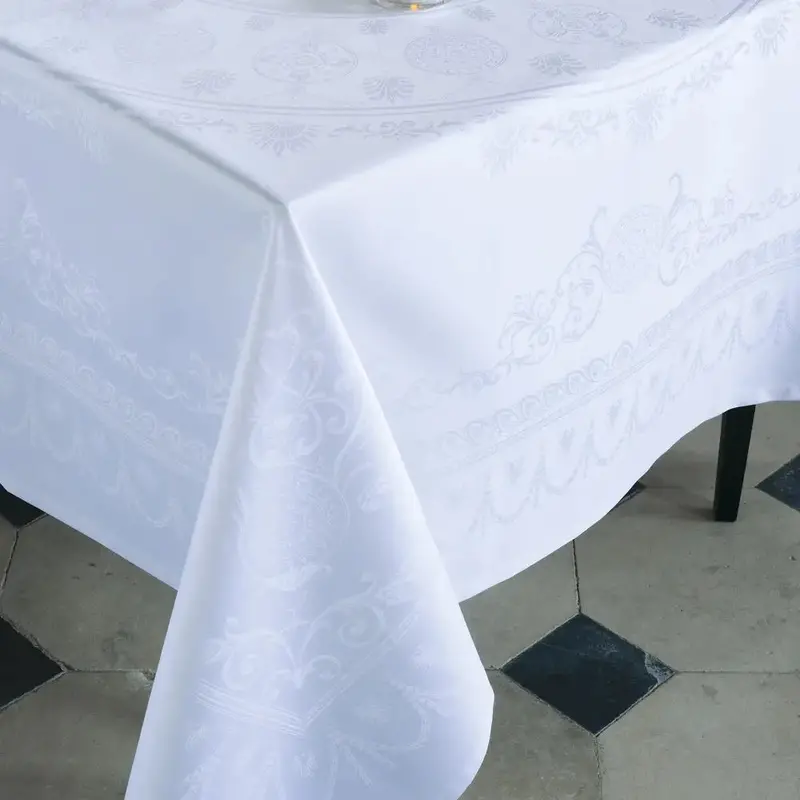Eloise Diamant Stain-Resistant Polyester Tablecloth 1
