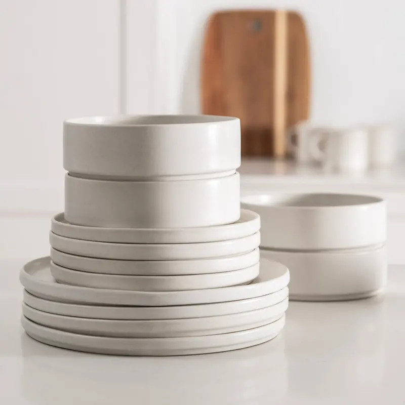 Linear Snow Dinnerware Set – Minimalist Ceramic Collection 1