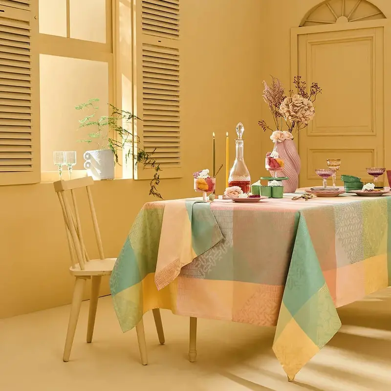 Mille Empreintes Pastel-Jacquard Table Runner 1