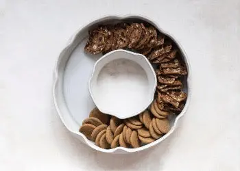 Round Stoneware Cracker Tray For Entertaining 1